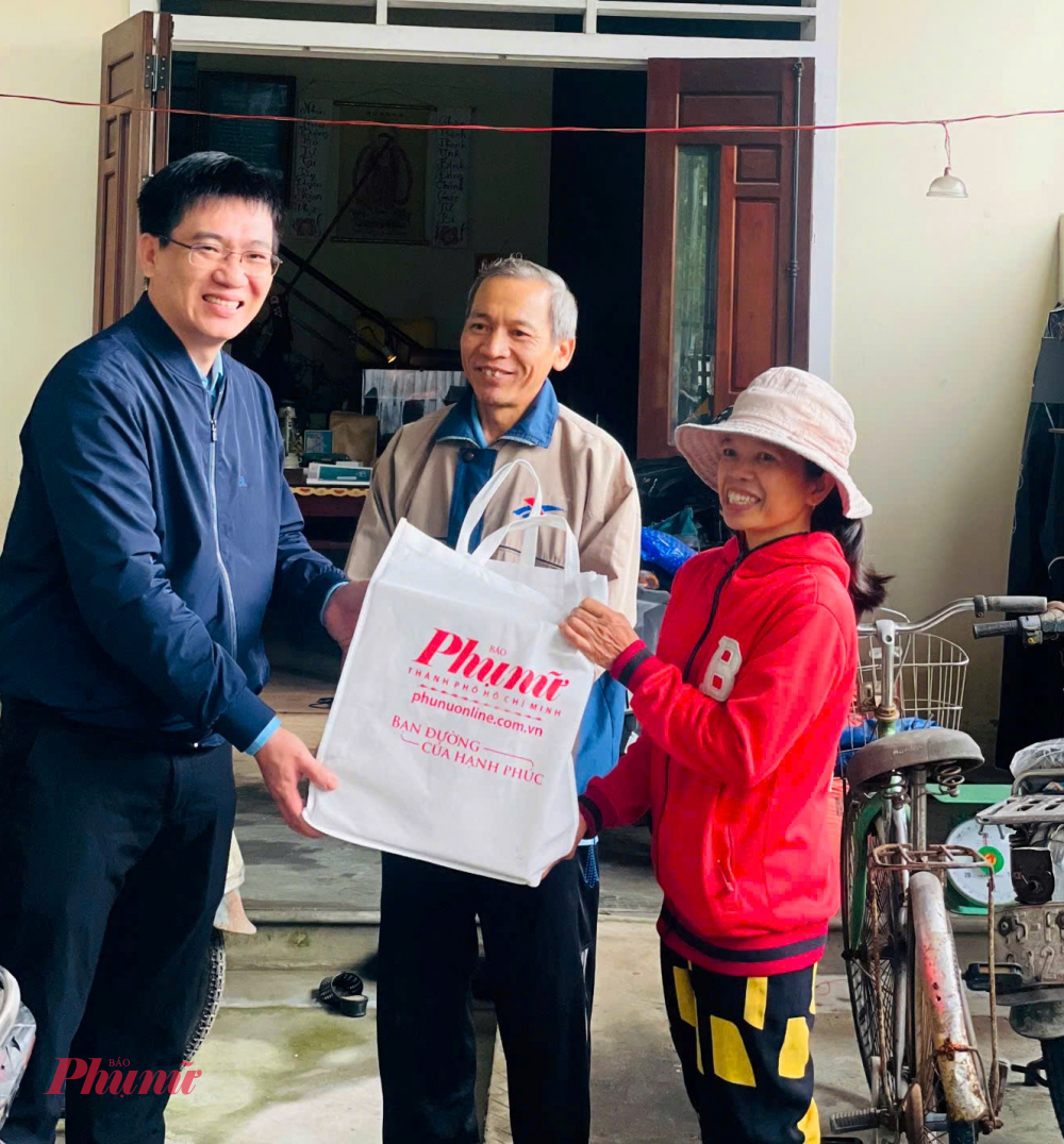 Nhà báo Võ Đức Quang-  Bí thư Đoàn Thanh niên đại diện Báo và Phát thanh, Truyền hình Huế