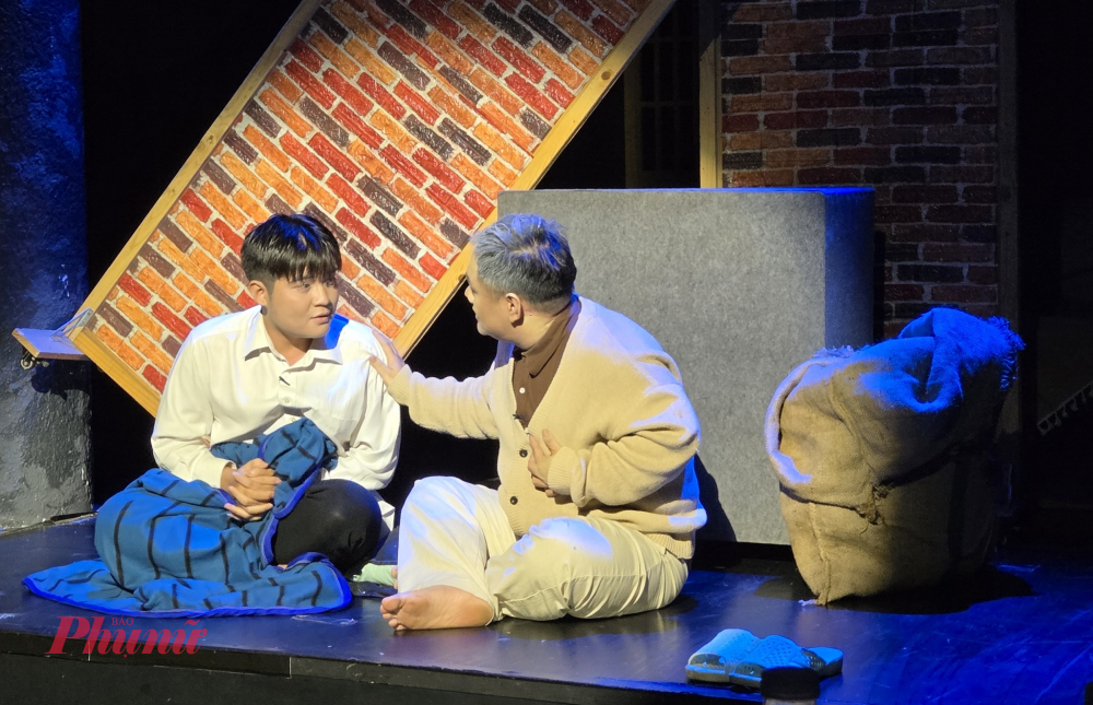 Dù sống trong nghèo khó