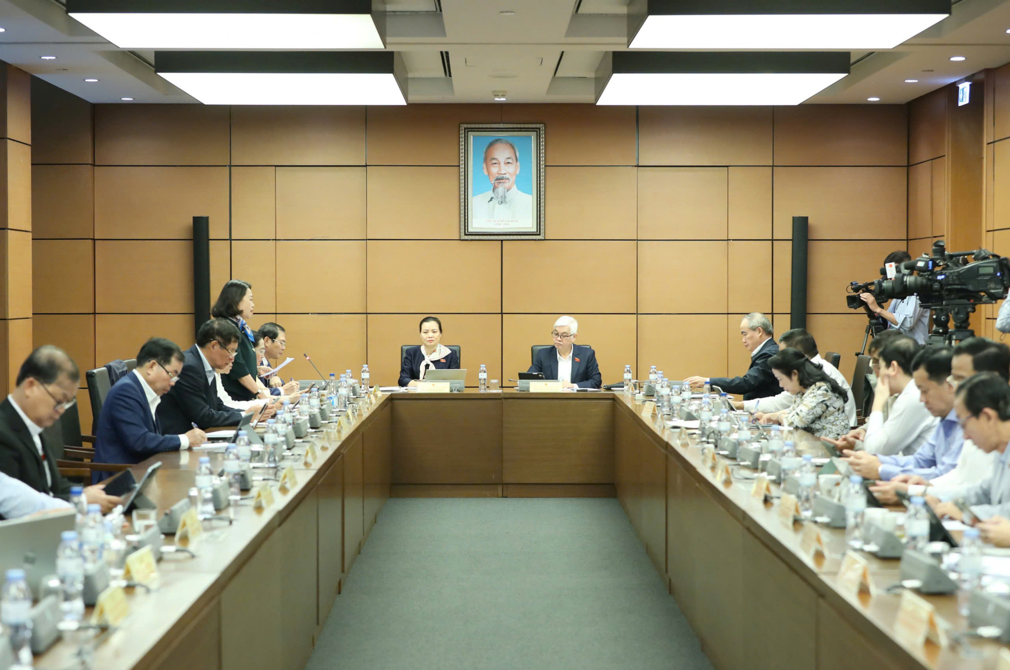 Thảo luận tổ tại đoàn TPHCM - ảnh: P.V.