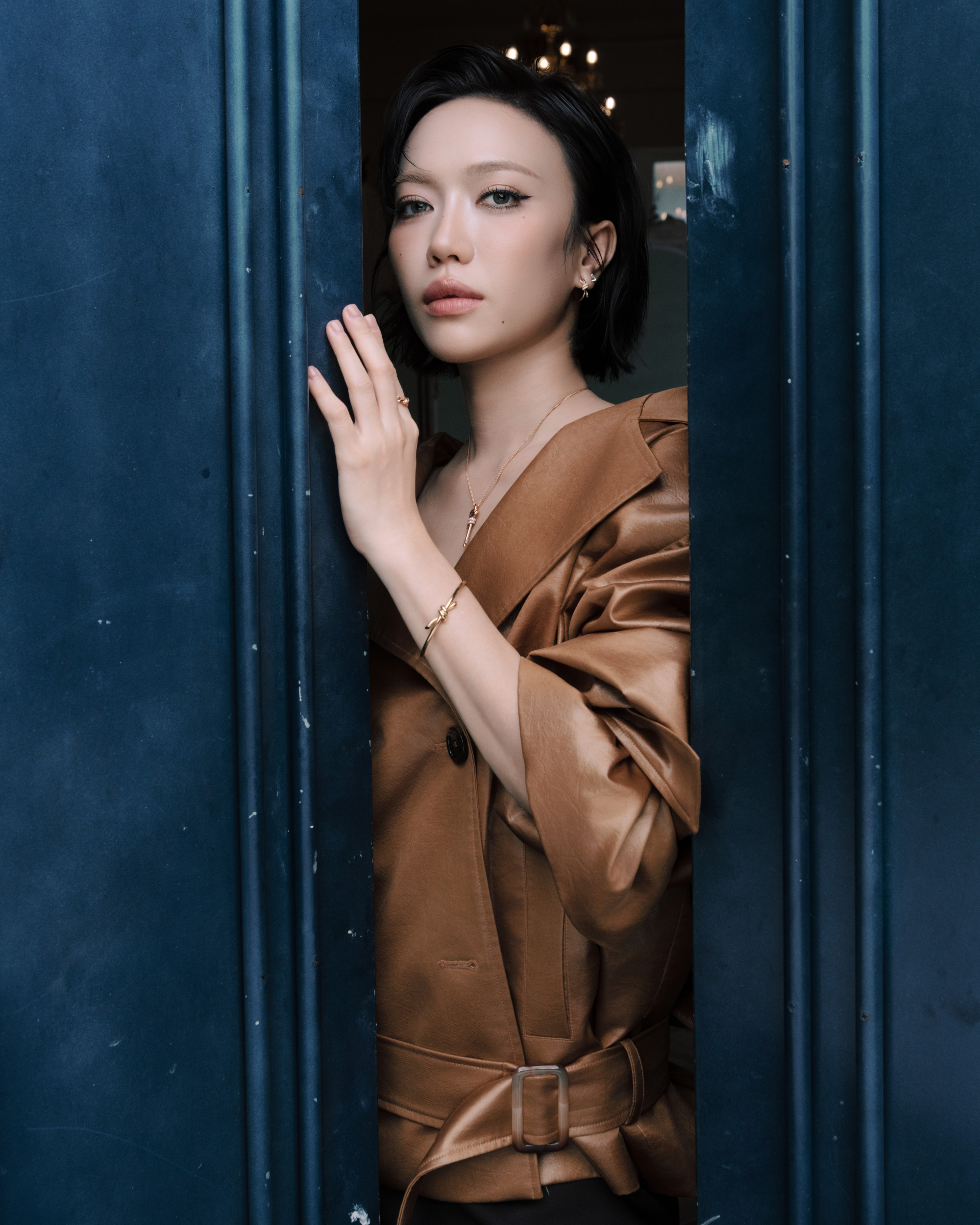 Trang sức không còn chỉ là phụ kiện tô điểm, mà trở thành ngôn ngữ biểu đạt cảm xúc và cá tính. Với Diệu Nhi, đó là vẻ đẹp của sự tự tin, tinh tế và sang trọng trong từng chi tiết. 