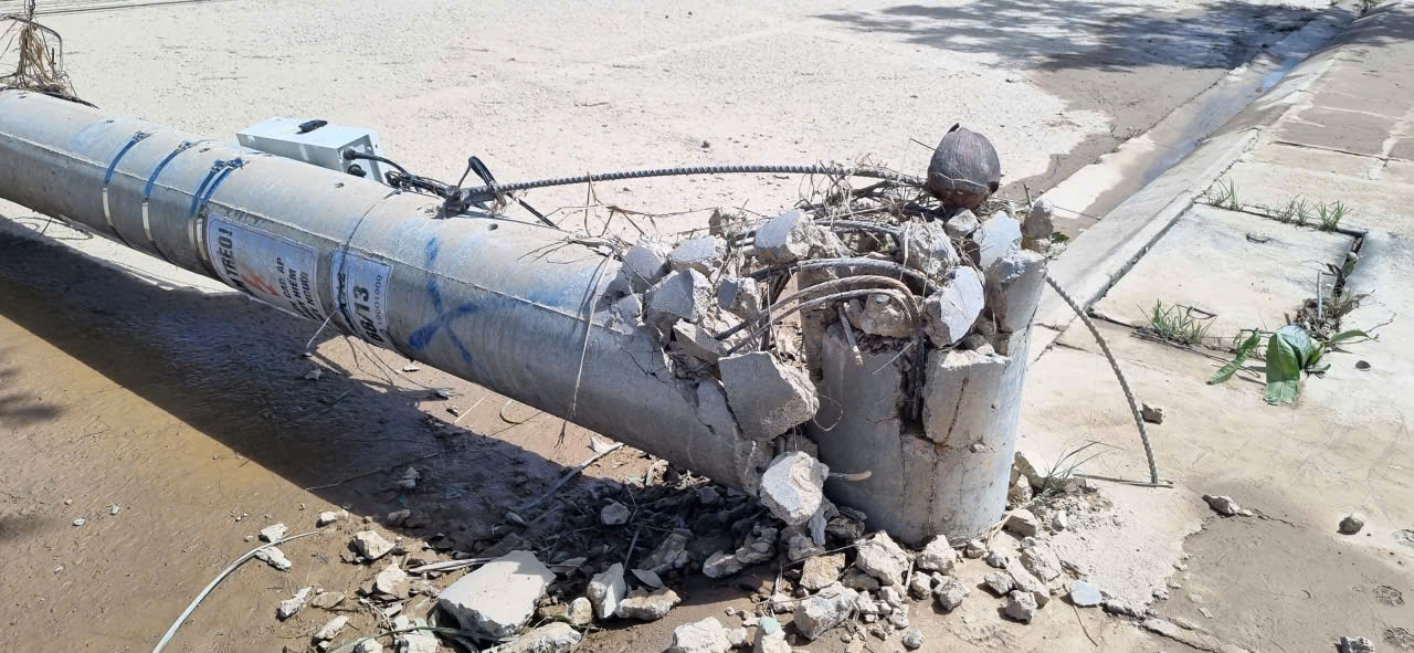 Ngày 7/11, lực lượng chức năng phường Sông Cầu (tỉnh Đắk Lắk) vẫn đang tiến hành kiểm kê thiệt hại do bão số 13 gây ra trên địa bàn - Ảnh: B.X.