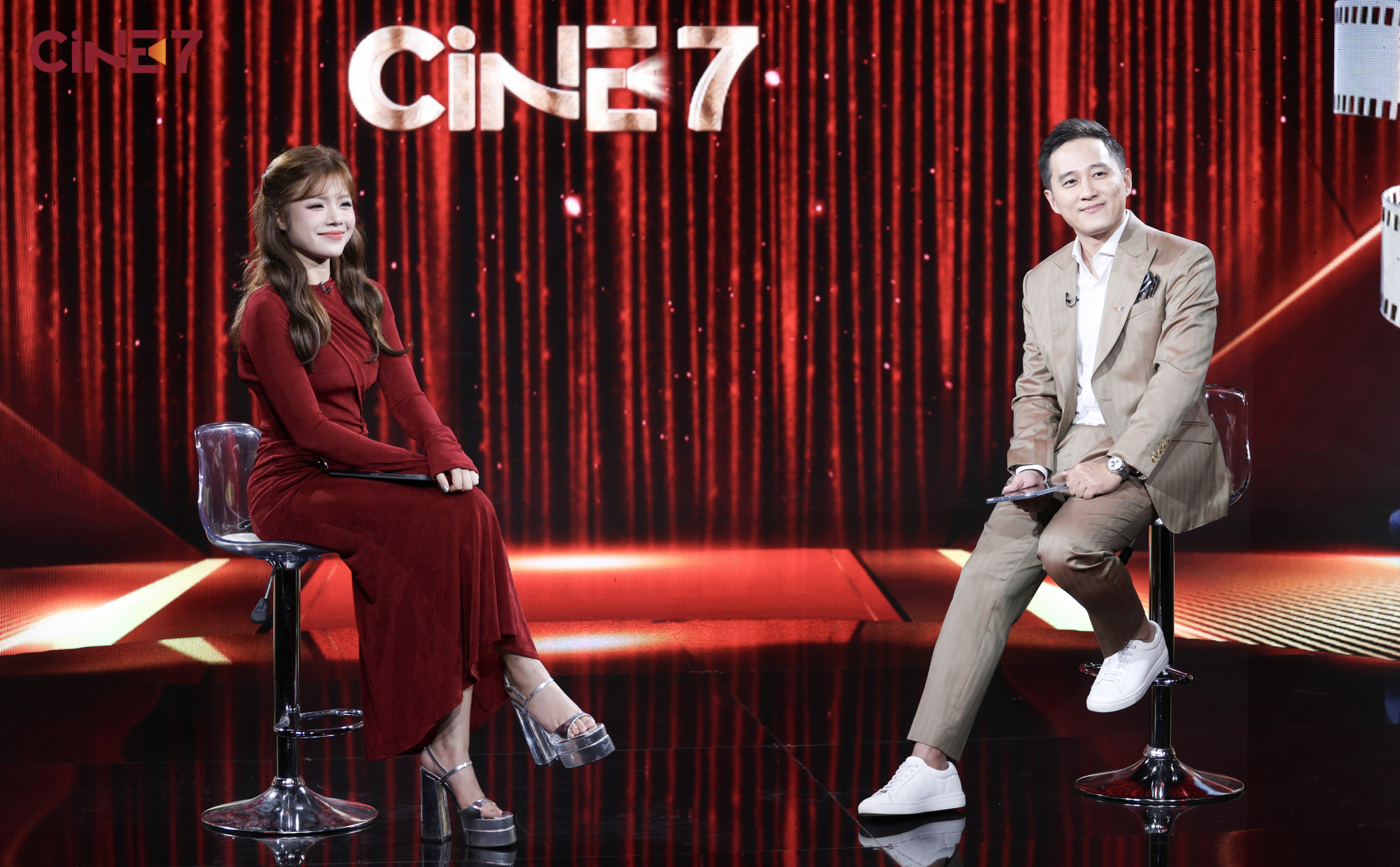 Ngoài MC Thái Trang quen thuộc của Cine7, phiên bản mới của chương trình còn có sự tham gia của MC Ngọc Huy (Ảnh: VTV)