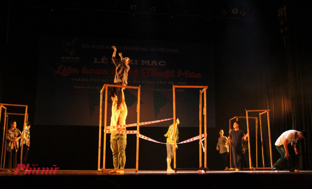 múa Xóm trọ (kịch bản - biên đạo: Tạ Thùy Chi