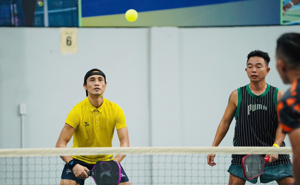 Nam ca sĩ Phạm Anh Khoa