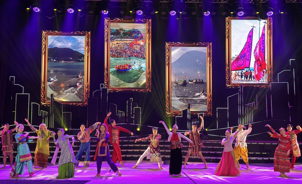 chương trình nghệ thuật đặc biệt “TPHCM - Nơi hội tụ những dòng sông”