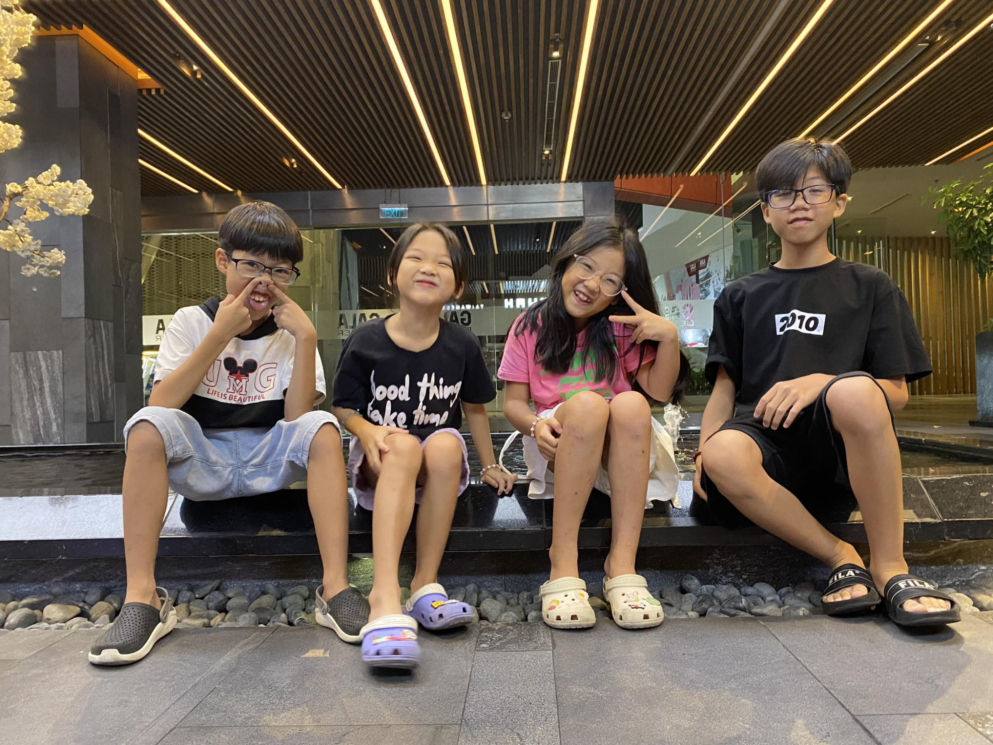 Cha mẹ nào cũng mong con được vui chơi, không vất vả học tập - Ảnh: M.T