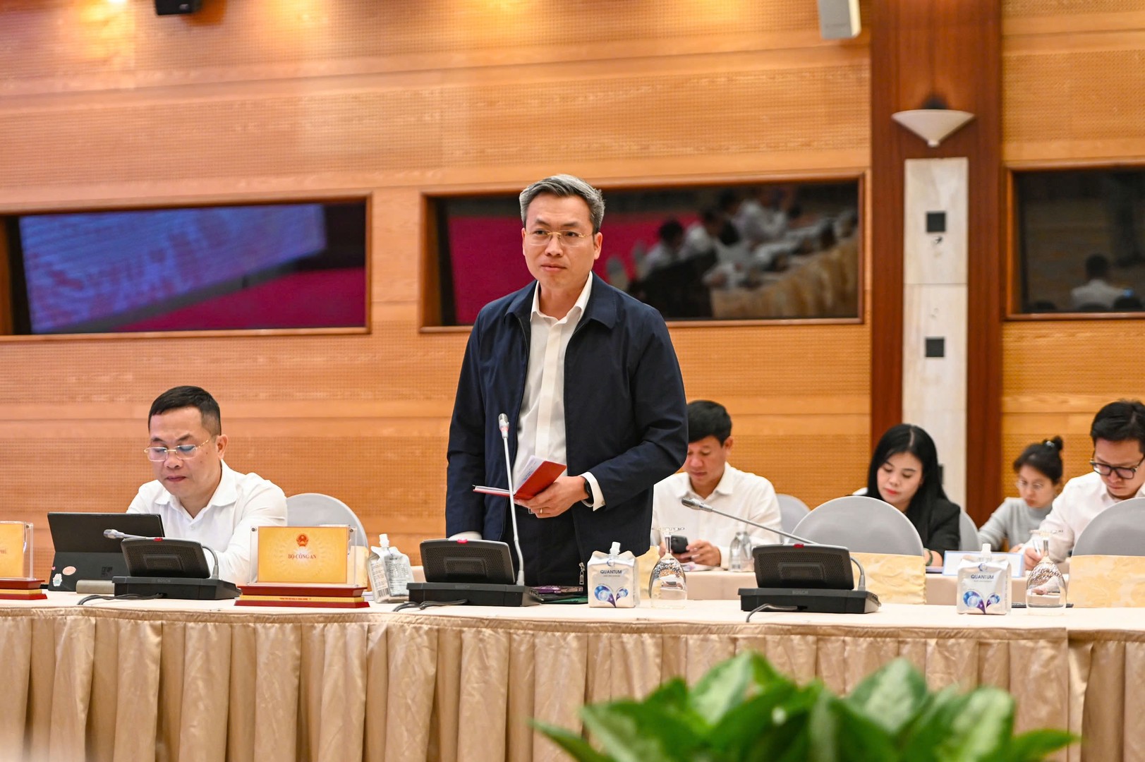 Thiếu tướng Nguyễn Quốc Toản trả lời tại buổi Họp báo Chính phủ.