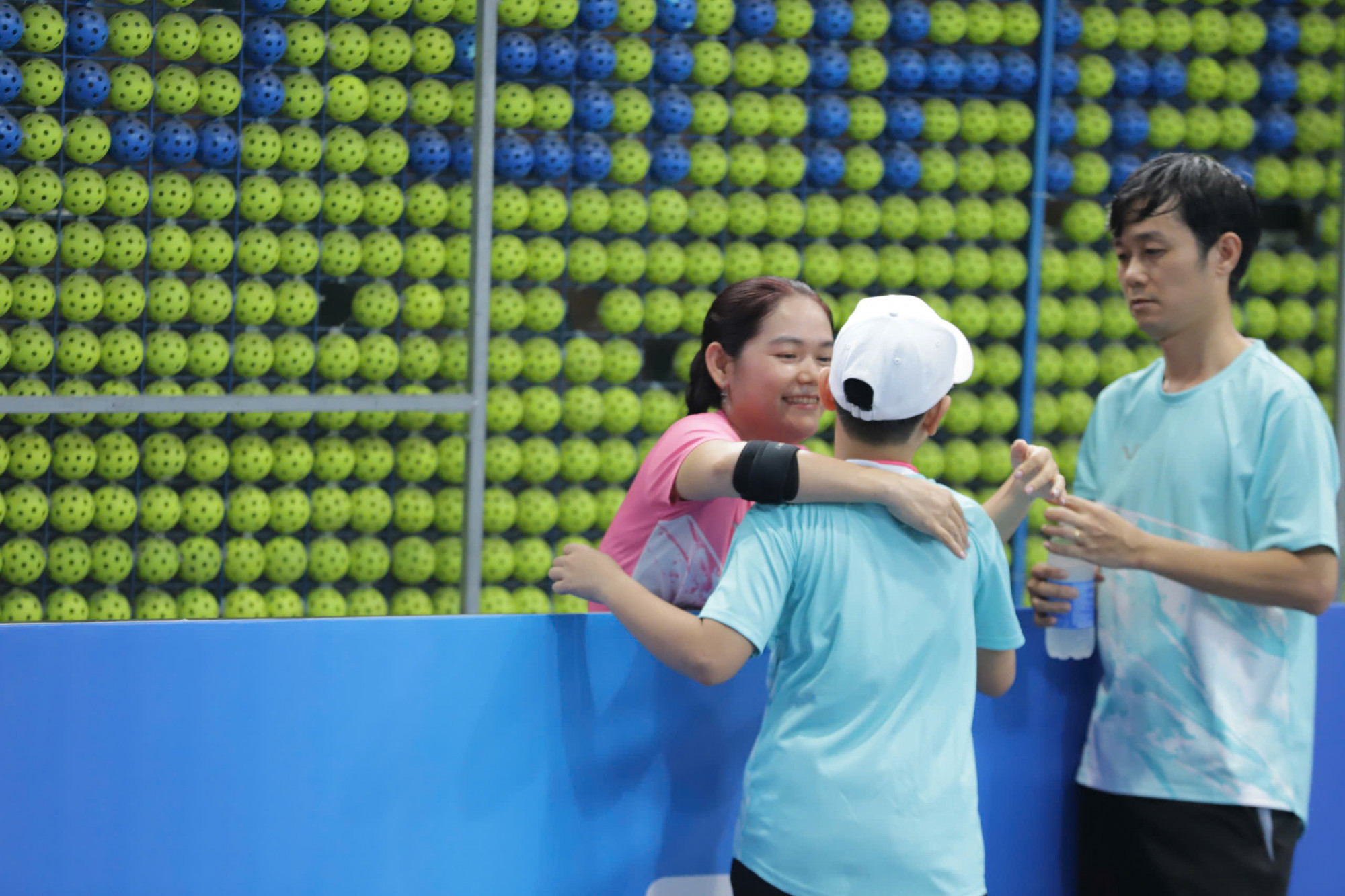 Gia đình động viên nhau sau trận đấu