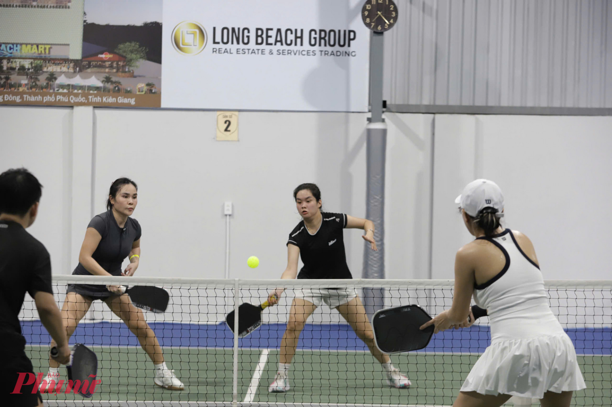 Hai cặp Mỹ Ngọc - Thùy Châu và cặp Tuyết Mai - Thảo Vy ở vòng chung kết - Ảnh: Phùng Huy