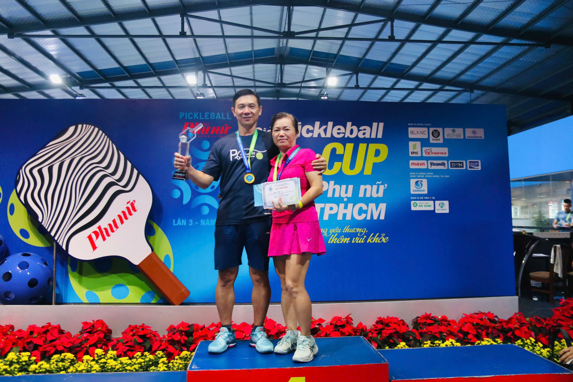 Giải Pickleball Báo Phụ nữ TPHCM 2025: Một ngày tranh tài sôi nổi, kịch tính và tràn đầy cảm xúc Anh Phạm Thiên Uy - chị Lê Hồng Yến