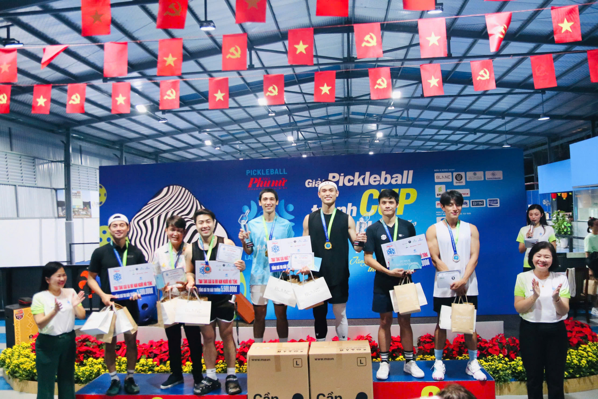 Giải Pickleball Báo Phụ nữ TPHCM 2025: Một ngày tranh tài sôi nổi, kịch tính và tràn đầy cảm xúc Các diễn viên, nghệ sĩ đạt giải ở nội dung Đôi nam Người nổi tiếng