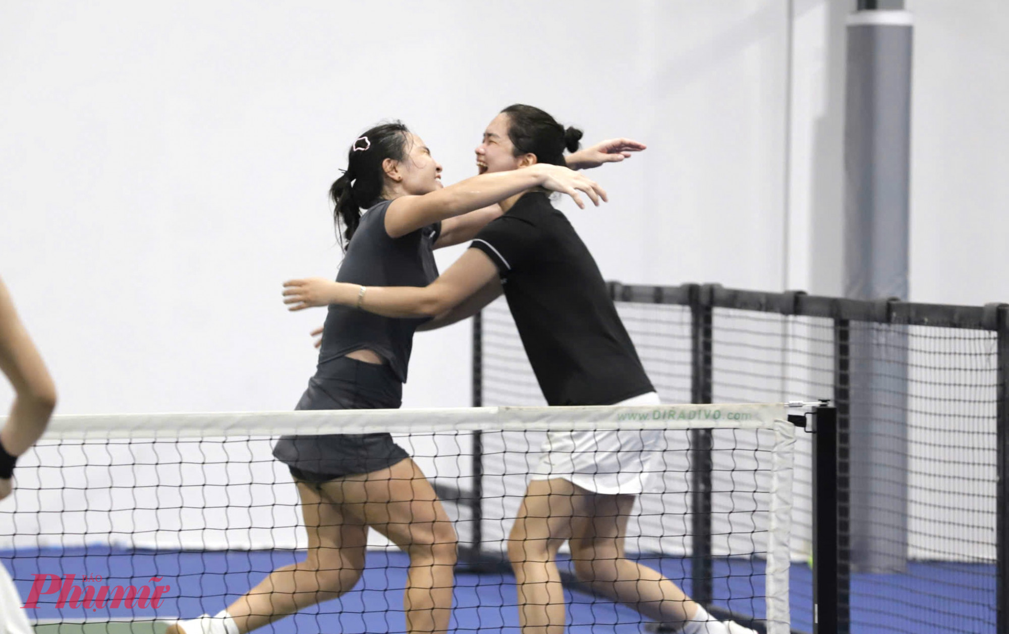 Giải Pickleball Báo Phụ nữ TPHCM 2025: Một ngày tranh tài sôi nổi, kịch tính và tràn đầy cảm xúc Cặp Mỹ Ngọc - Thuỳ Châu