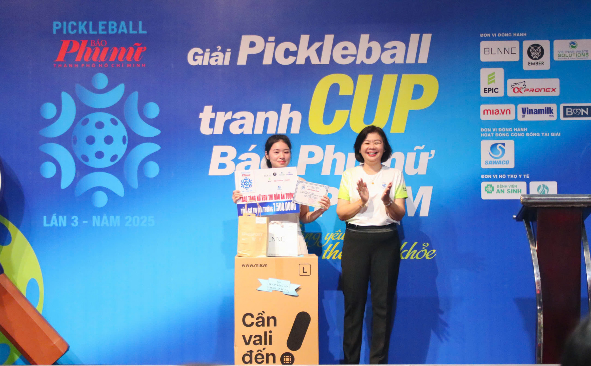 Giải Pickleball Báo Phụ nữ TPHCM 2025: Một ngày tranh tài sôi nổi, kịch tính và tràn đầy cảm xúc Vận động viên