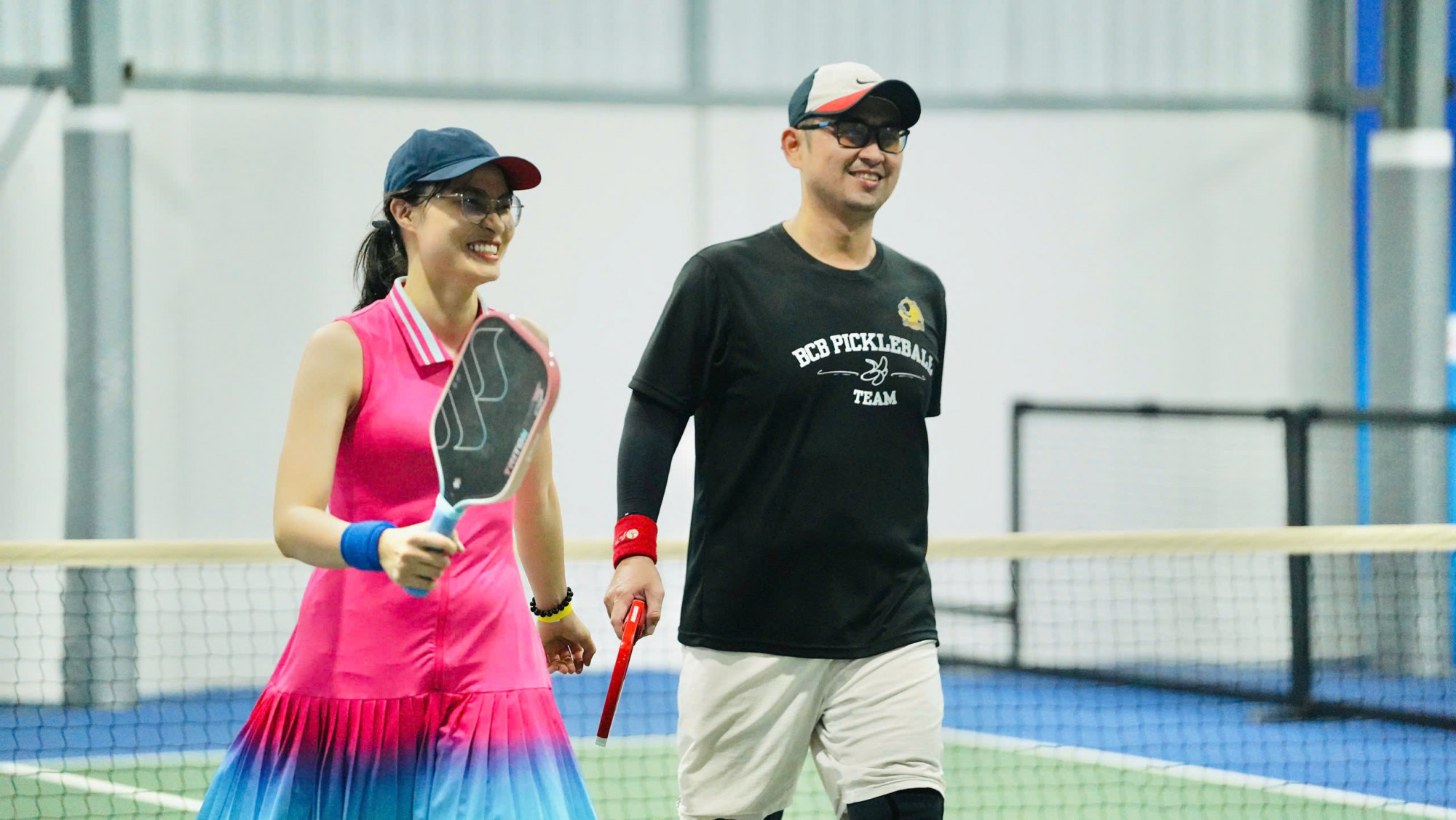 Giải Pickleball Báo Phụ nữ TPHCM 2025: Một ngày tranh tài sôi nổi, kịch tính và tràn đầy cảm xúc Cặp đôi vô địch Trần Anh Tuấn – Nguyễn Thái Bảo Ngọc đã đăng quang ở nội dung Đôi vợ chồng dưới 45 tuổi.