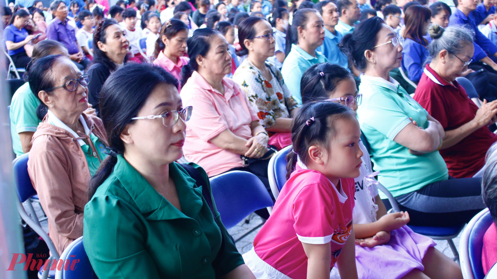 đông đảo cán bộ, hội viên phụ nữ, công đoàn, thanh niên, học sinh và nhân dân trên địa bàn tham gia