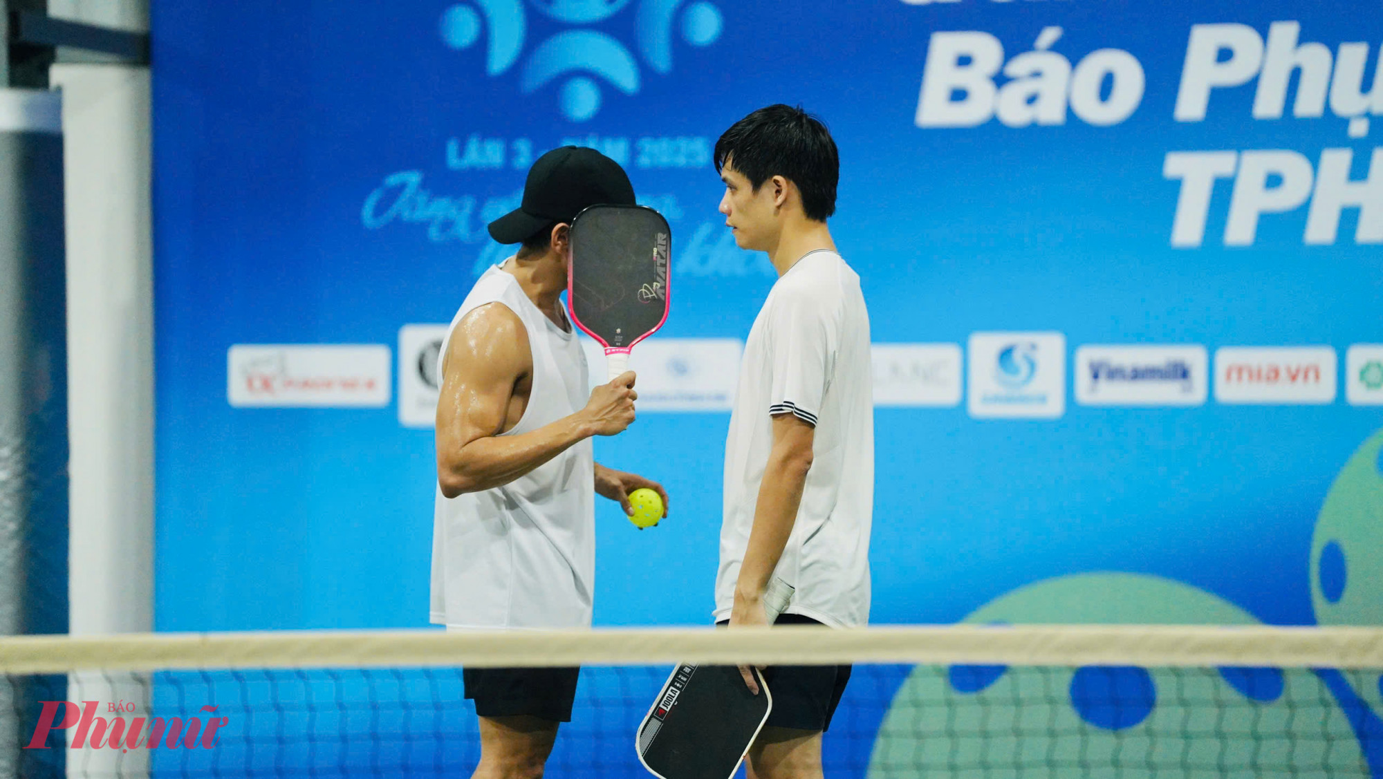 Mặc dù có nhiều chiến thuật, thi đấu ổn định nhưng may mắn chưa mỉm cười với Ca sĩ Minh Dũng và đạo diễn Vũ Hồng Thắng.