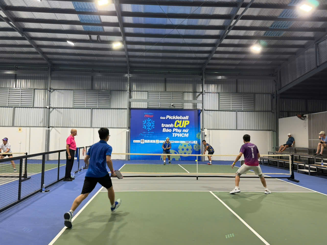 hai cặp vận động viên (VĐV) là Trương Thanh Phong - Phùng Xuân Hải đấu với Phan Quốc Cường và Vũ Phương Bình. 