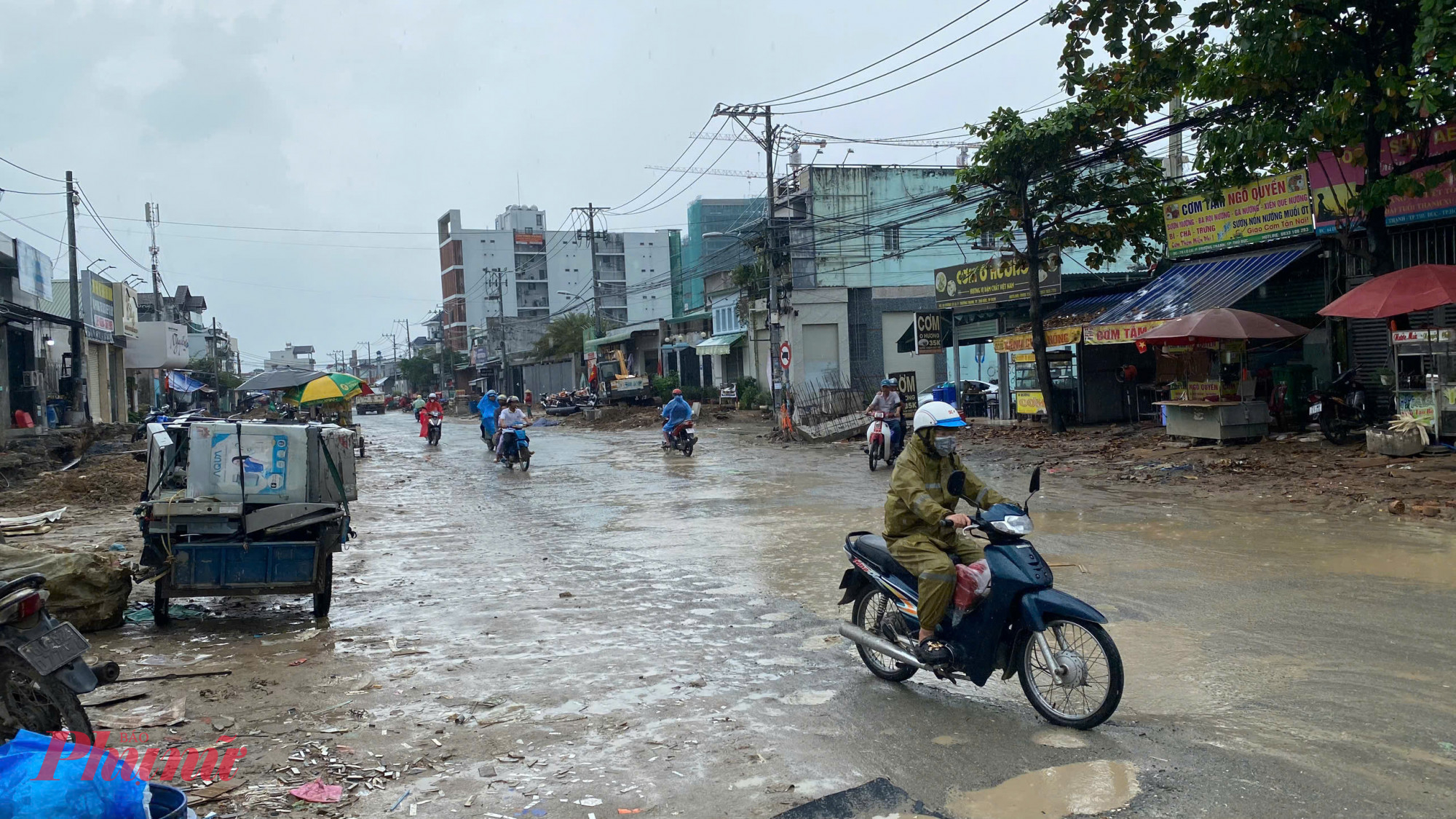 Dự án nâng cấp, mở rộng đường Lò Lu dài hơn 2km được chia thành 2 đoạn, do Ban Quản lý dự án đầu tư xây dựng khu vực TP Thủ Đức làm chủ đầu tư với tổng vốn 755 tỉ đồng.