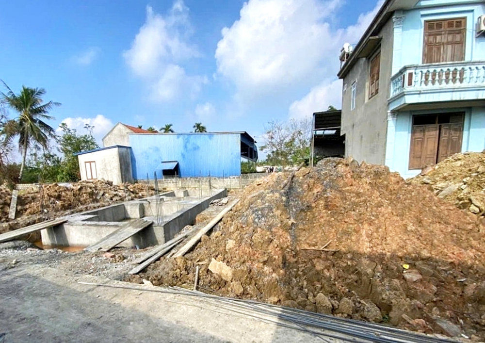 Phần móng một ngôi nhà xây nhầm trên đất người khác vào thời điểm chủ đất phát hiện sự việc - Ảnh do chủ đất cung cấp