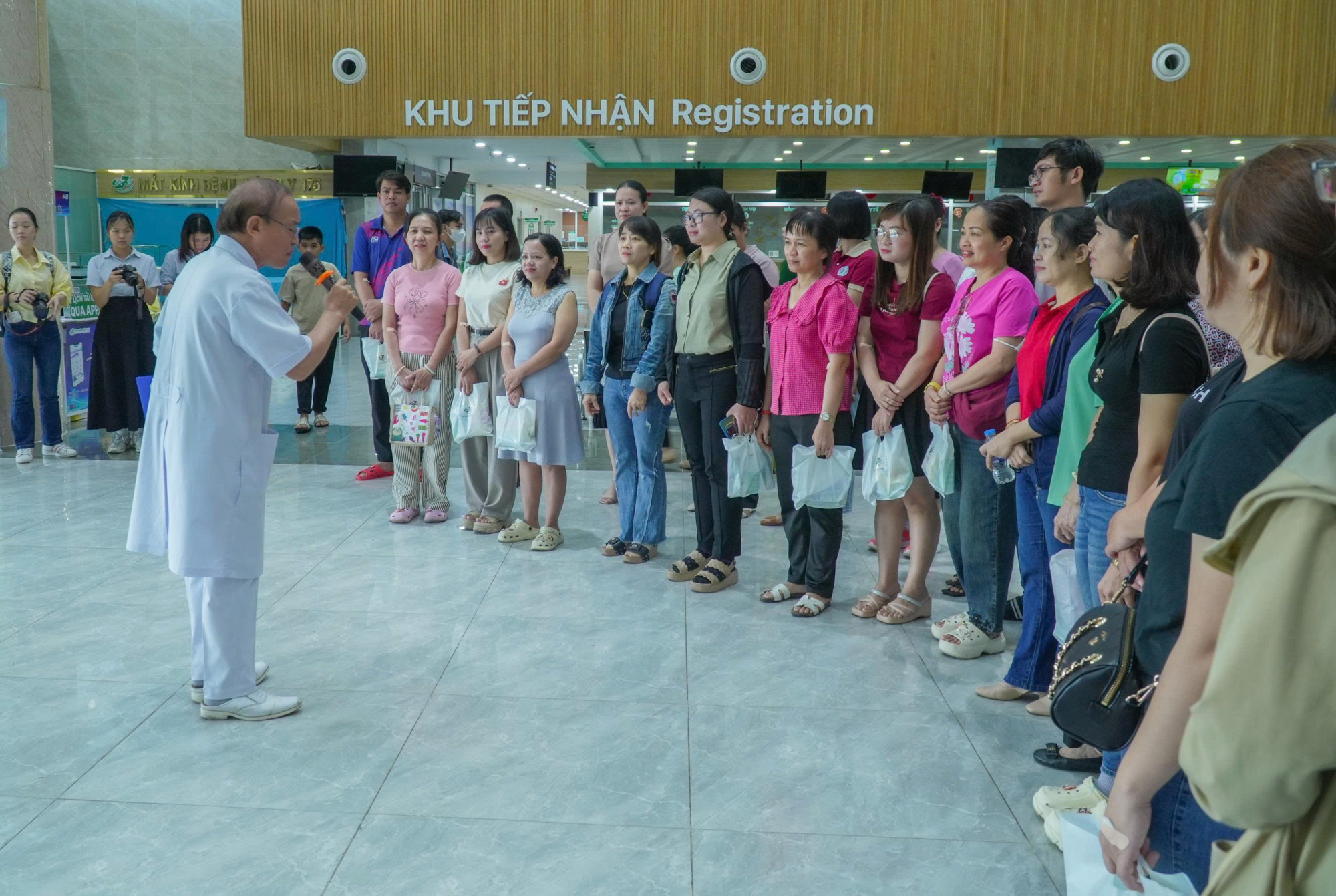 Các thầy cô giáo trên địa bàn quận Gò Vấp (cũ) được tầm soát suy giám, ảnh BVCC