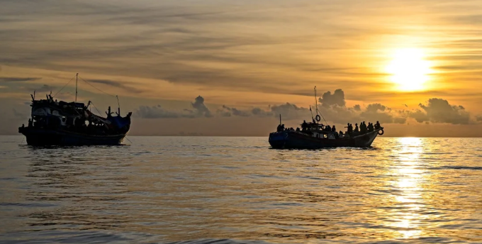 có khoảng 300 người gặp nạn và chỉ mới có 10 người sống sót và 1 thi thể được tìm thấy