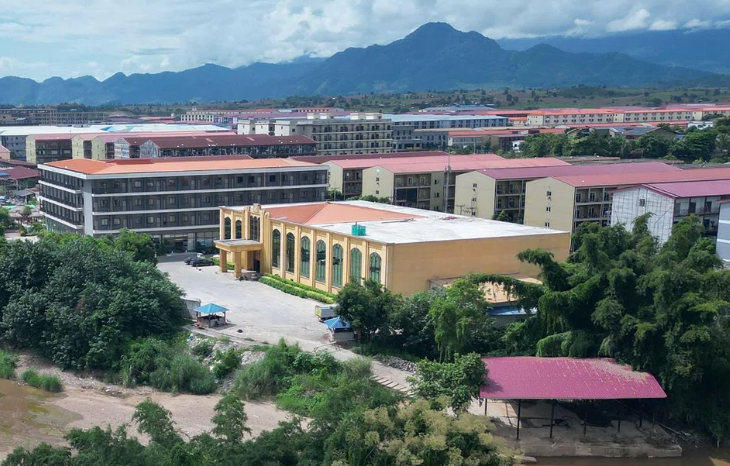 Vào tháng 10, quân đội Myanmar đã thông báo một cuộc đột kích vào trung tâm lừa đảo khét tiếng KK Park - phát hiện hơn 2.000 kẻ lừa đảo.  ẢNH: AFP