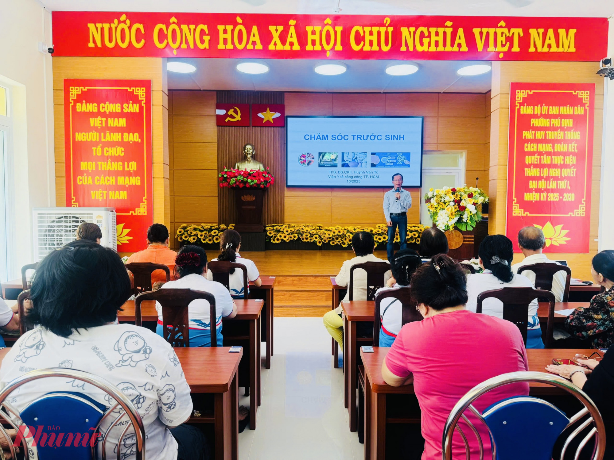 Quang cảnh buổi tập huấn