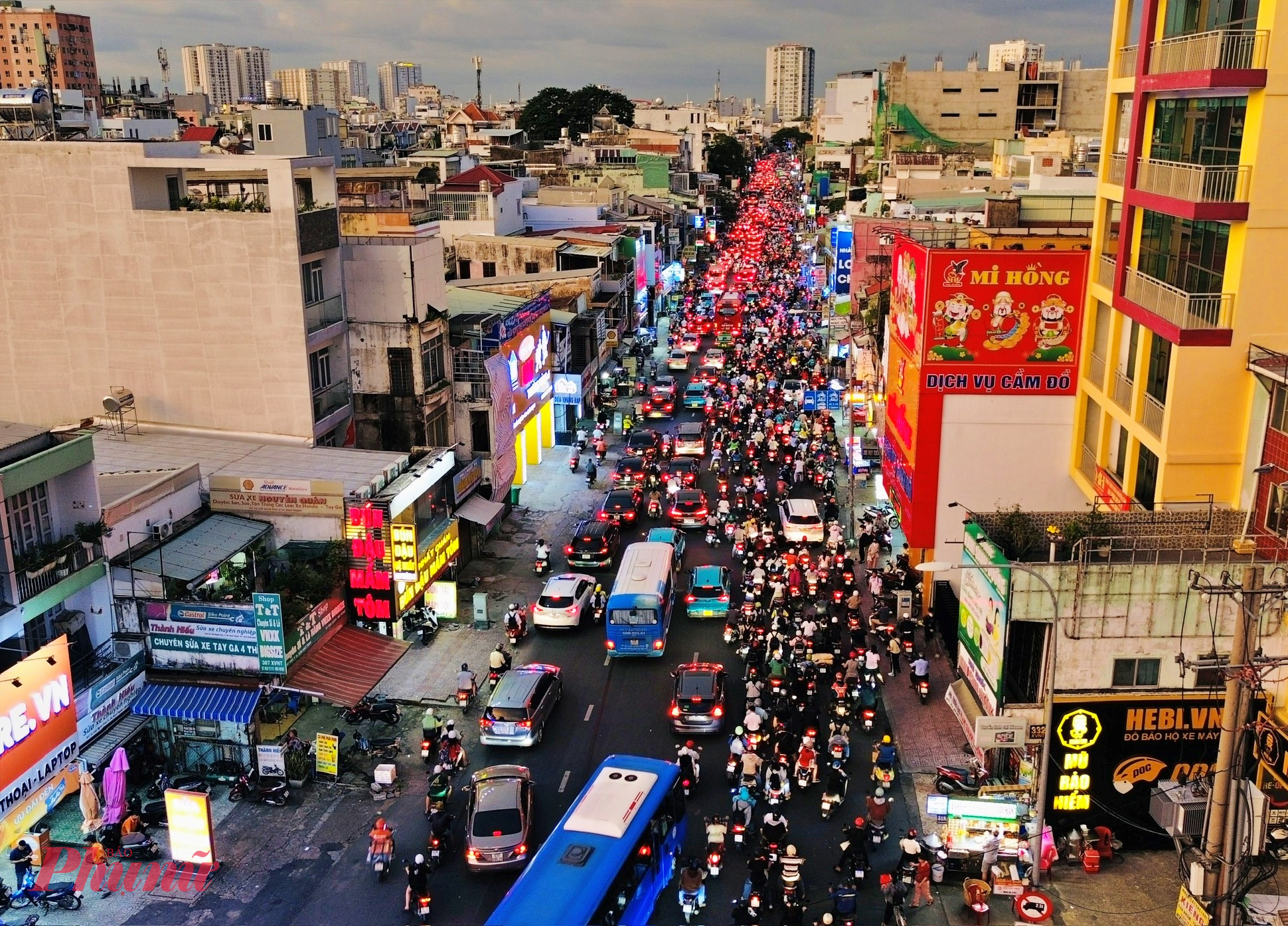 Đường Xô Viết Nghệ Tĩnh thường kẹt xe vào mỗi chiều tan tầm - Ảnh: MQ