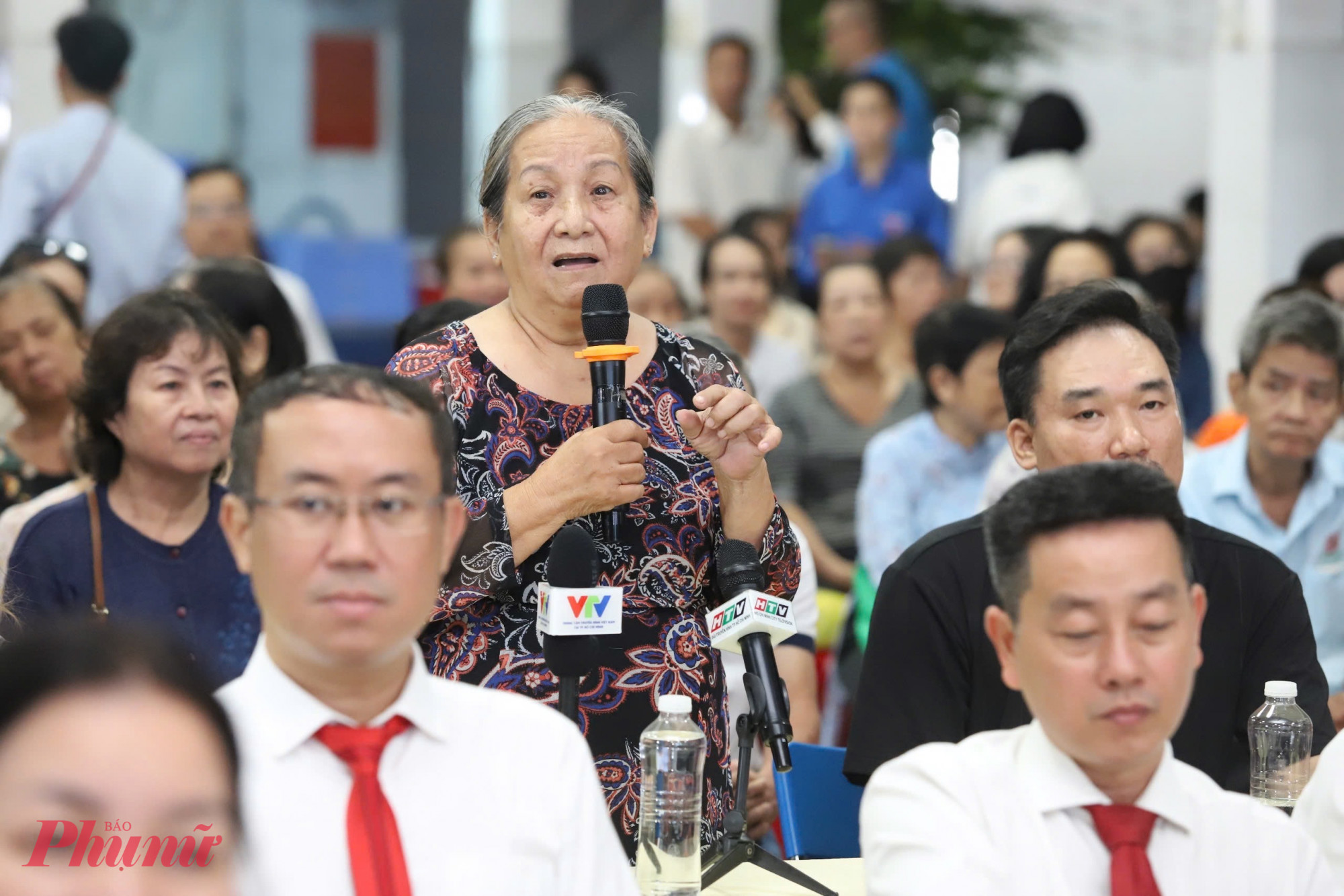 nhân dân Khu phố đóng góp ý kiến tại ngày hội - Ảnh: Thanh Tâm