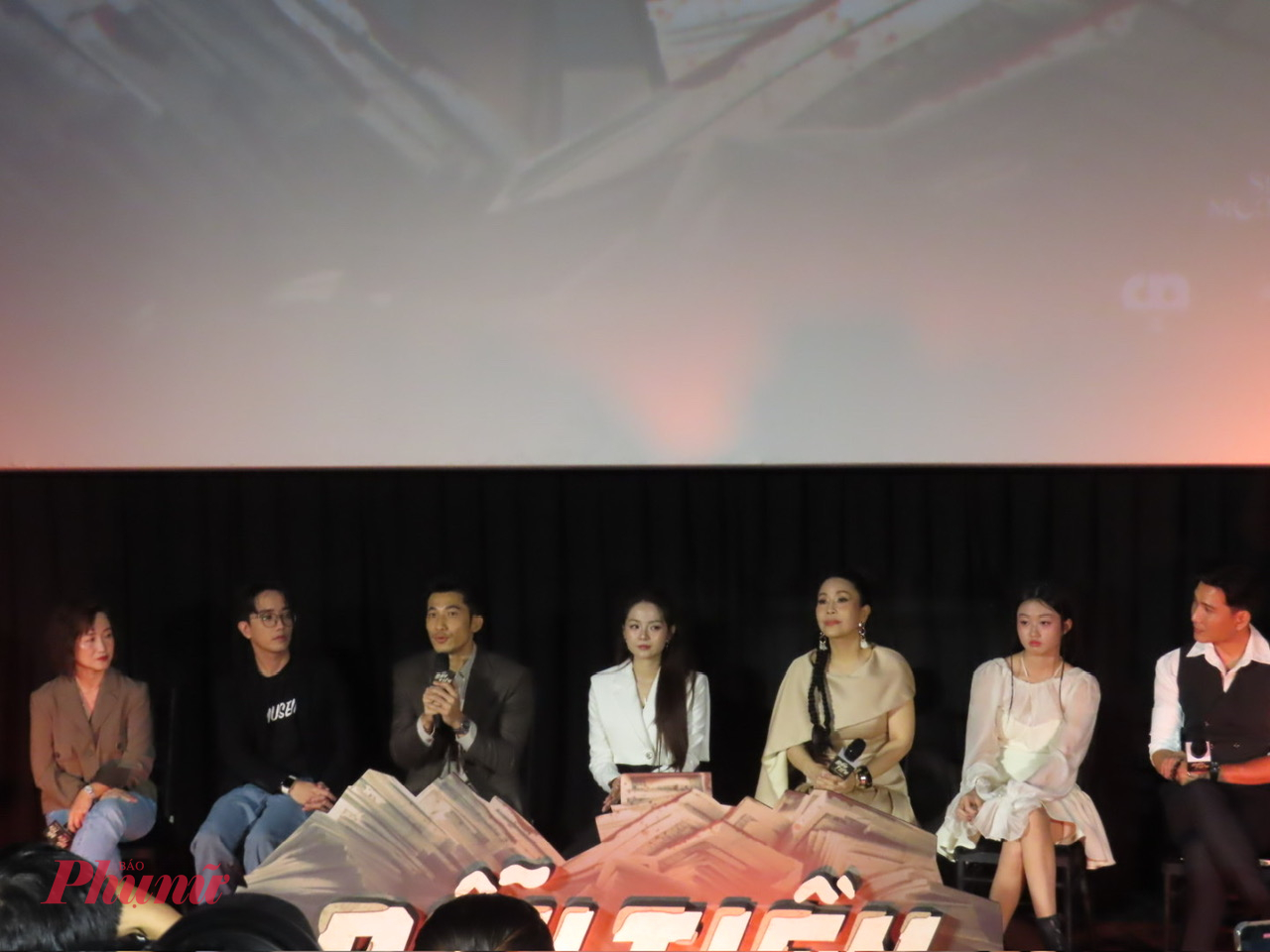 Liên Bỉnh Phát chia sẻ tại buổi ra mắt đoàn phim chiều ngày 10/11