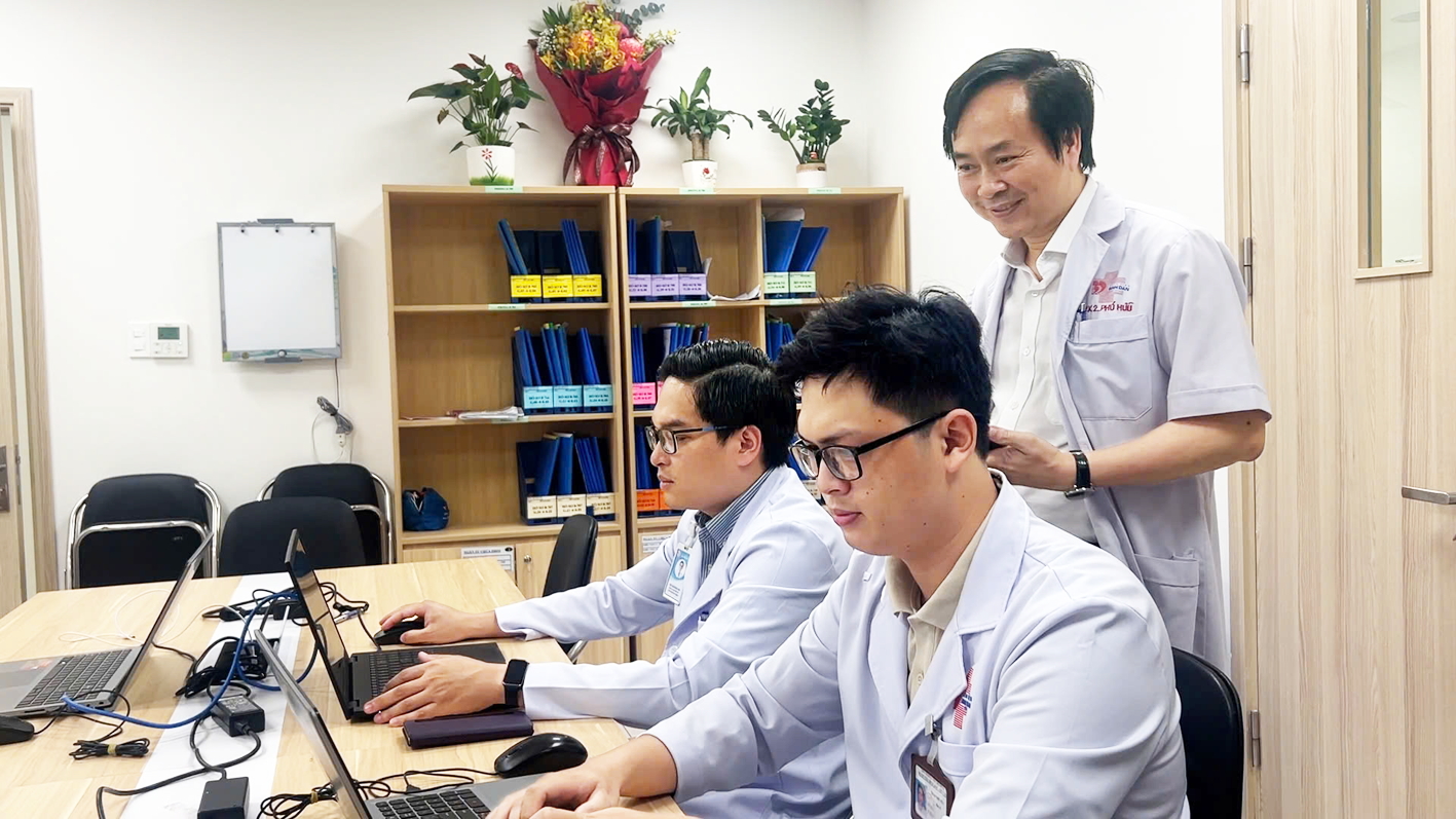 Bác sĩ Bệnh viện Bình Dân quản lý sức khỏe bệnh nhân tốt hơn nhờ số hóa