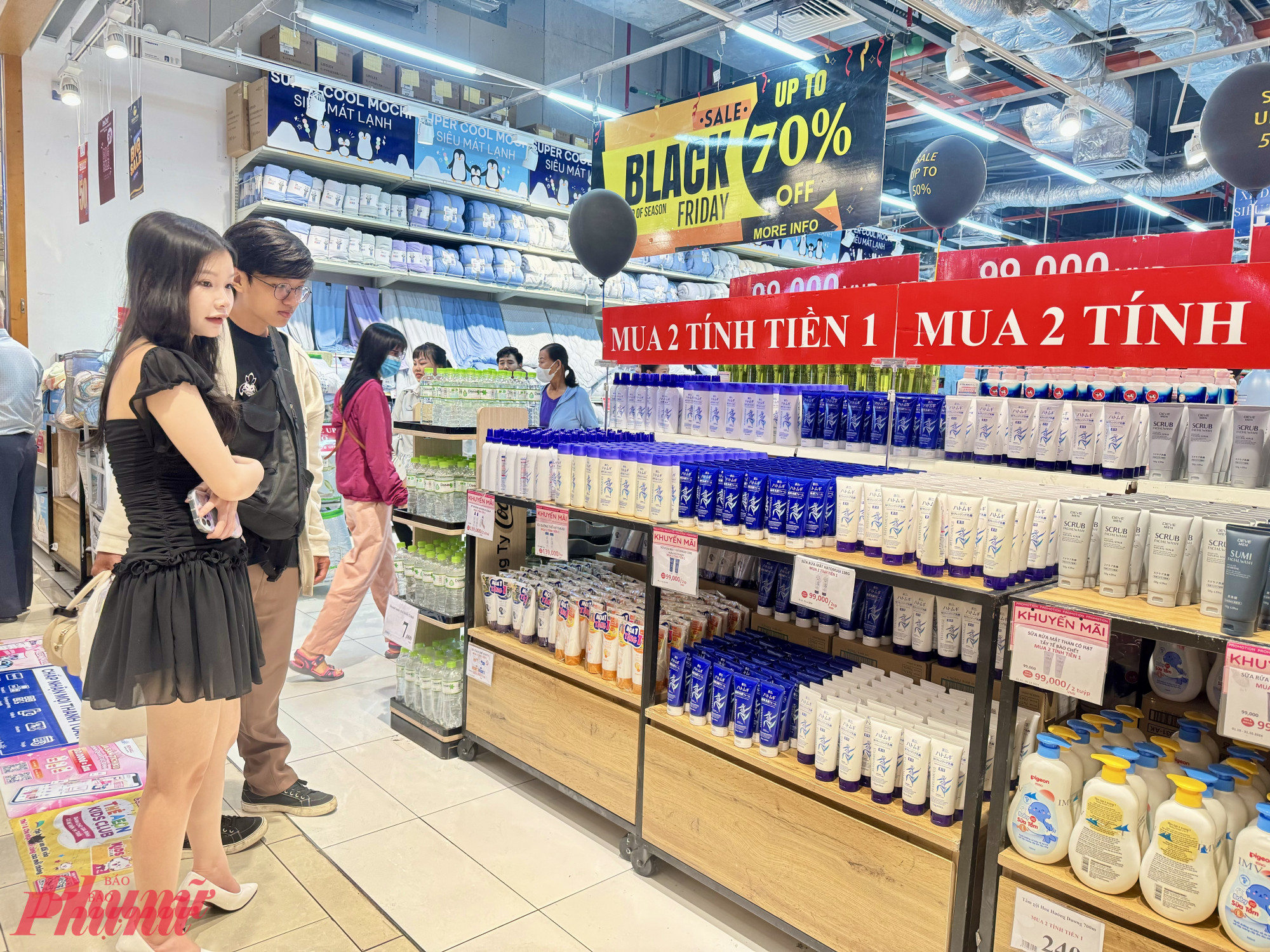 Mức giảm trừ gia cảnh cho người nộp thuế và người phụ thuộc được nâng lên được cho là giảm gánh nặng cho người dân, kích thích họ tiêu dùng nhiều hơn - Ảnh: Thanh Hoa