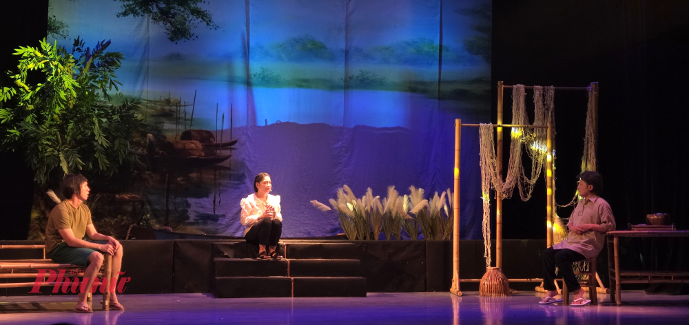 Ngược, Diệu và bác Năm - những con