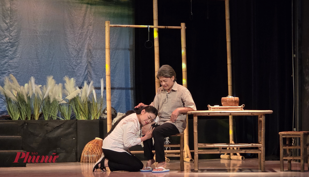 Trong vai bác Năm, NS ƯT Minh Nhí