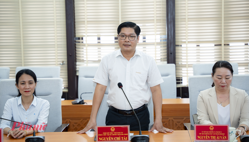 Phó Bí thư Thành ủy, Phó Chủ tịch UBND TP Huế Nguyễn Chí Tài trân trọng cảm ơn sự quan tâm, hỗ trợ kịp thời, nghĩa tình 