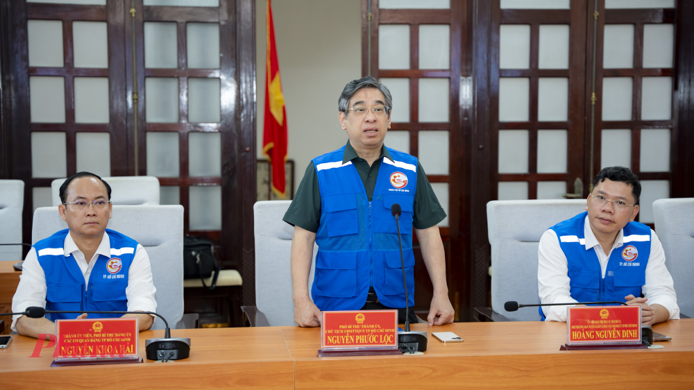 Phó Bí thư Thành ủy, Chủ tịch UBMTTQVN TP HCM Nguyễn Phước Lộc phát biểu chi sẻ những khó khăn cùng nhân dân TP Huế