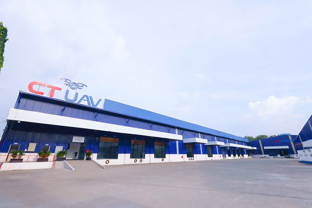 Nhà máy đúc composite tự tiến hóa CT UAV