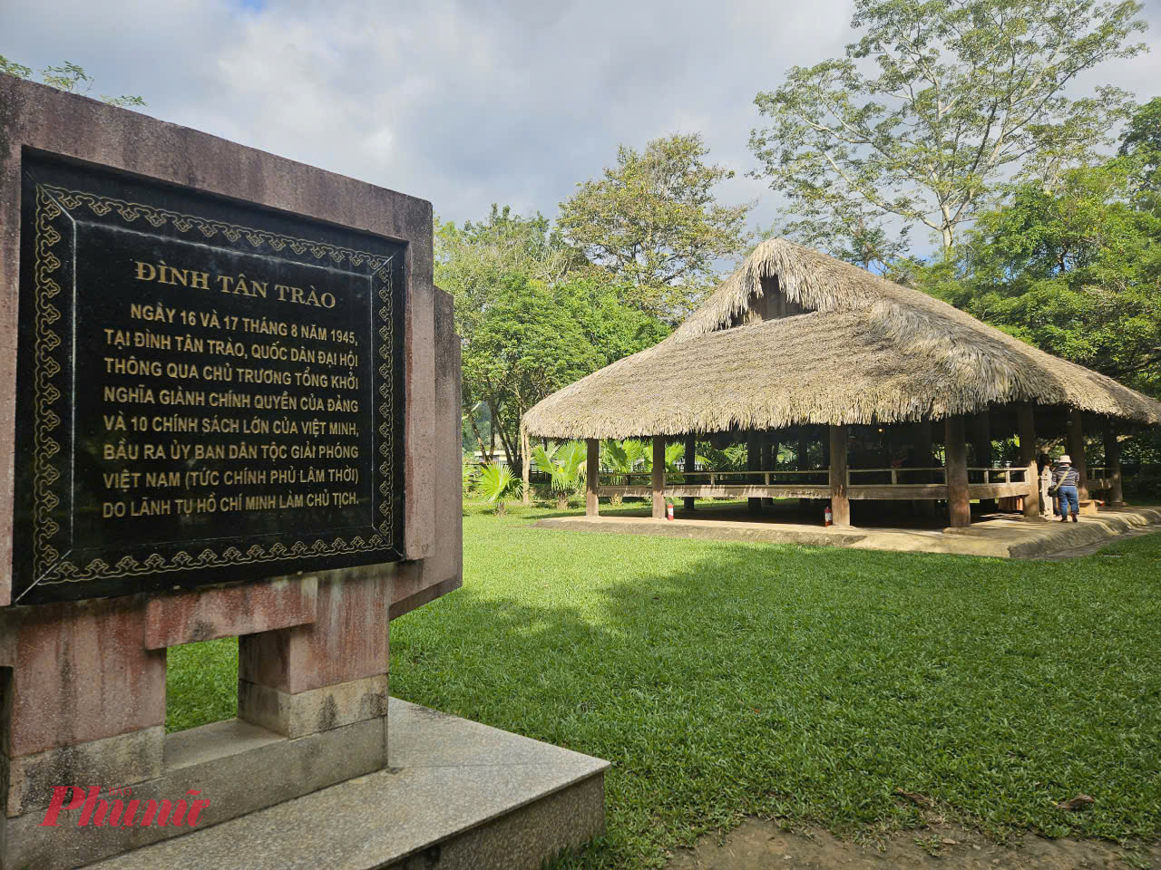 Cuối ngày, đoàn đã đến Thủ đô kháng chiến Tân Trào - nơi đặt căn cứ địa cách mạng quan trọng, là nơi Trung ương Đảng và Chủ tịch Hồ Chí Minh đã chuẩn bị và lãnh đạo thành công cuộc Tổng khởi nghĩa tháng Tám năm 1945 và kháng chiến chống thực dân Pháp