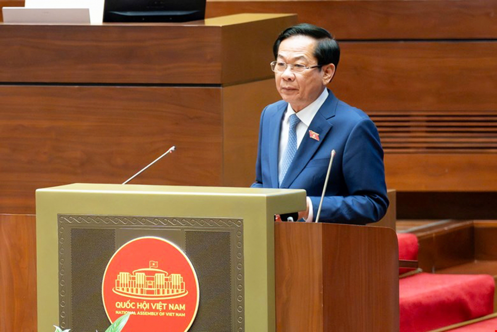 Bộ trưởng Bộ Nội vụ  Đỗ Thanh Bình giải trình về ý kiến của các đại biểu trong phiên thảo luận về Luật Viên chức  (sửa đổi) sáng 13/11  - Nguồn ảnh: Quốc hội