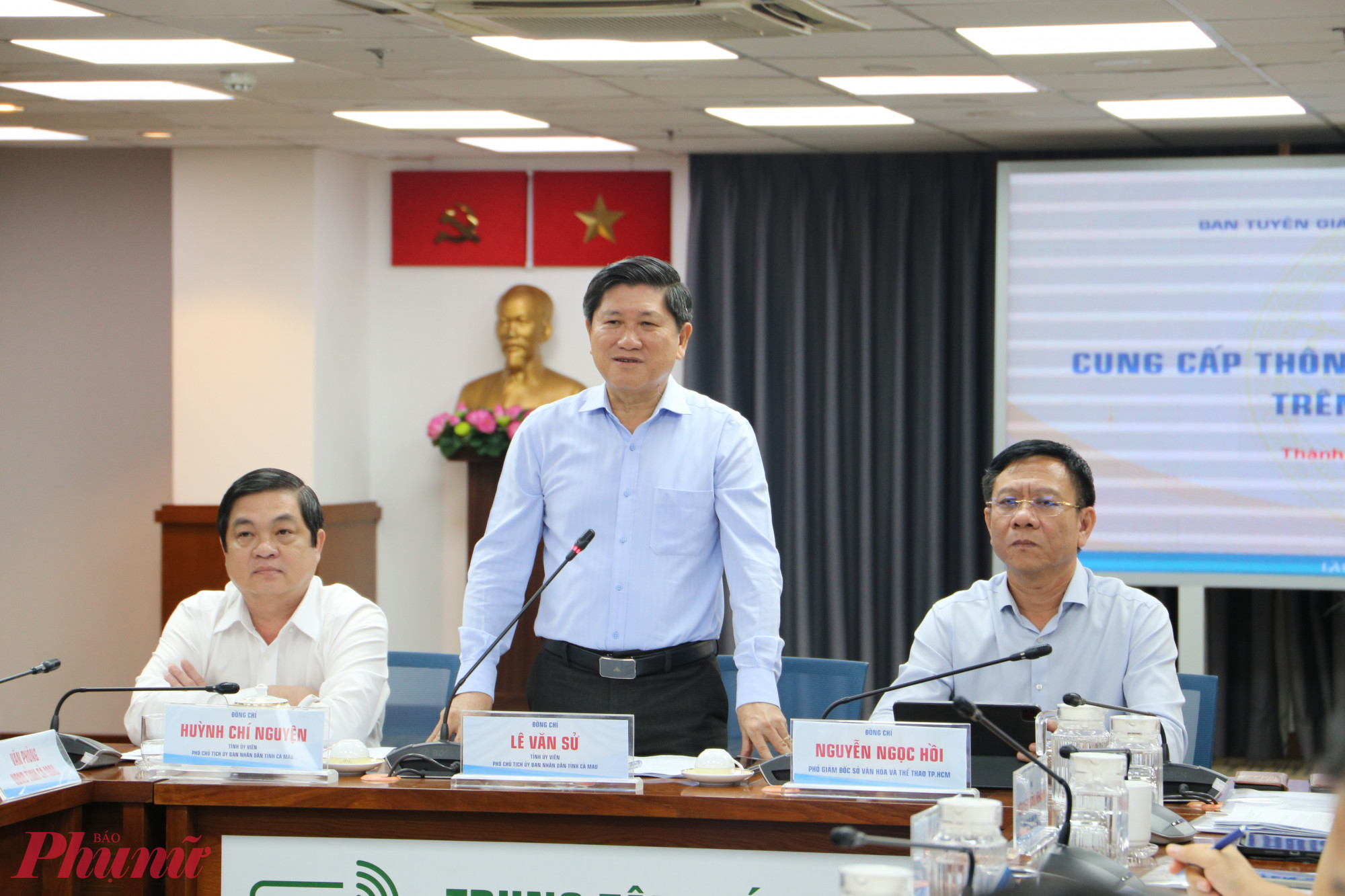 Cà Mau sẽ tổ chức thi đua cua ở Ngày hội Cua Cà Mau Ông Lê Văn Sử - Phó chủ tịch UBND tỉnh Cà Mau phát biểu tại buổi họp báo - Ảnh: Thanh Tâm