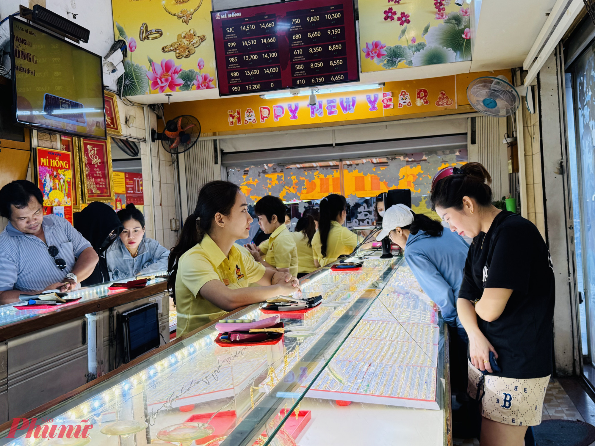 Giá vàng tăng mạnh trở lại mốc 153 triệu đồng/lượng - Ảnh: Thanh Hoa