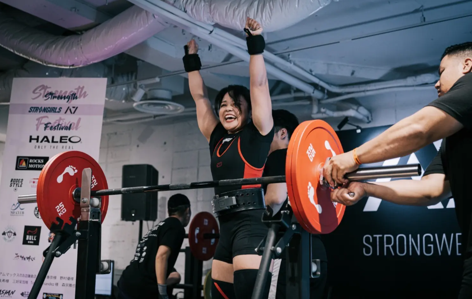 Những cô gái yêu thích thể hình, muốn được nhìn nhận cái đẹp về hình thể. 