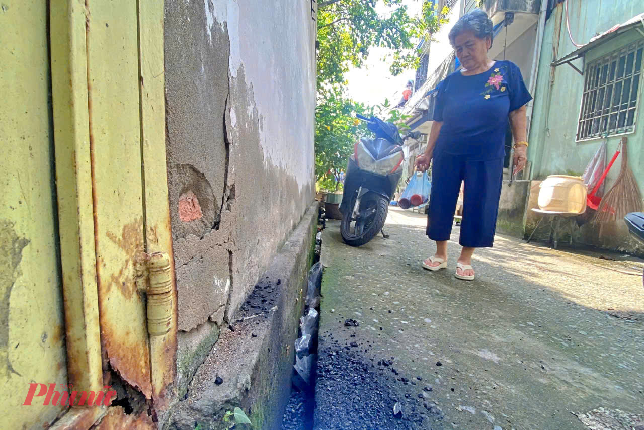 Sụt lún đất kết hợp với triều cường và mực nước biển dâng làm cho TPHCM có nguy cơ ngày càng “chìm dần” - Ảnh: Nguyễn Văn