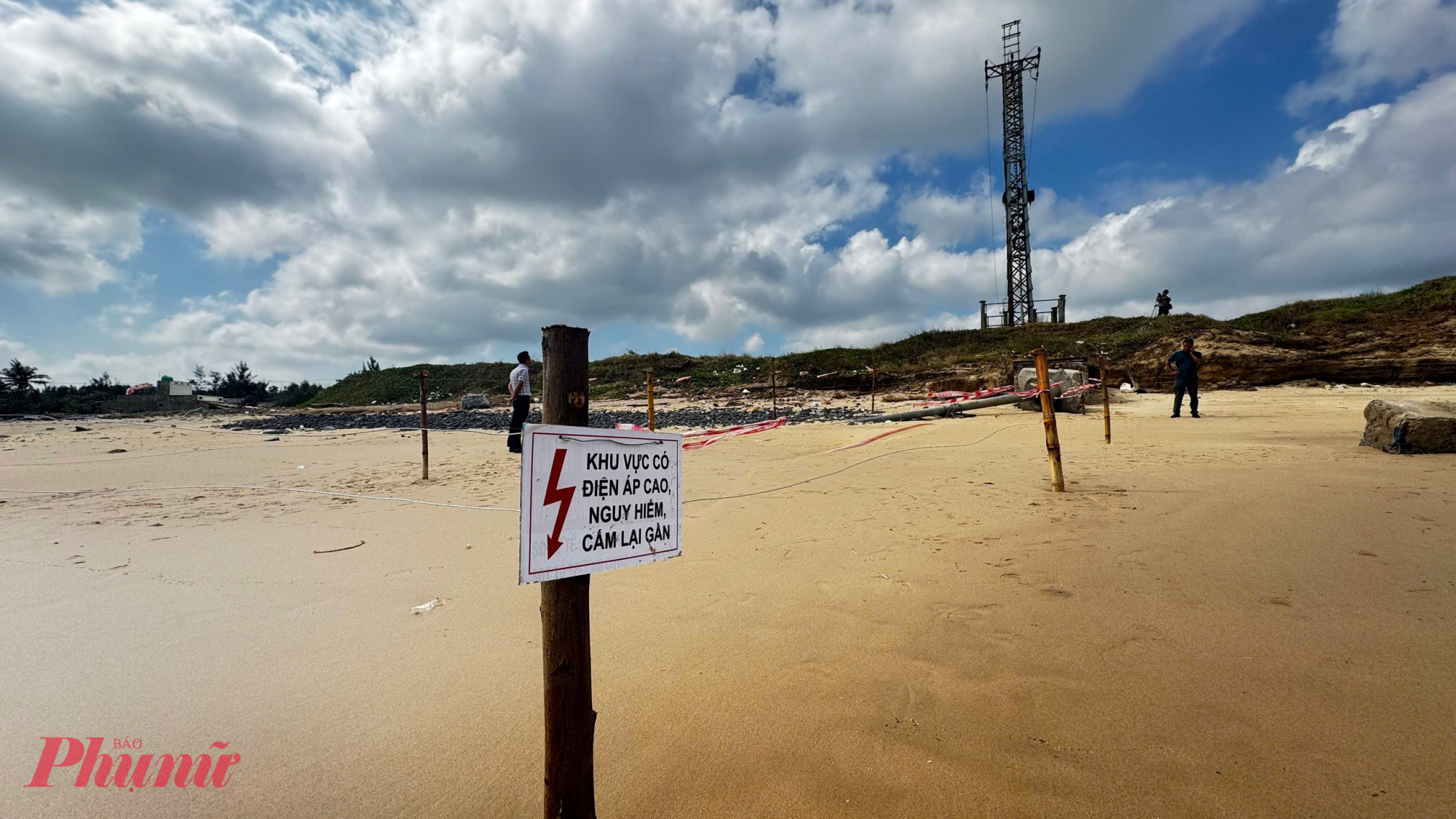 Chính quyền đã khoanh khu vực, cảnh báo