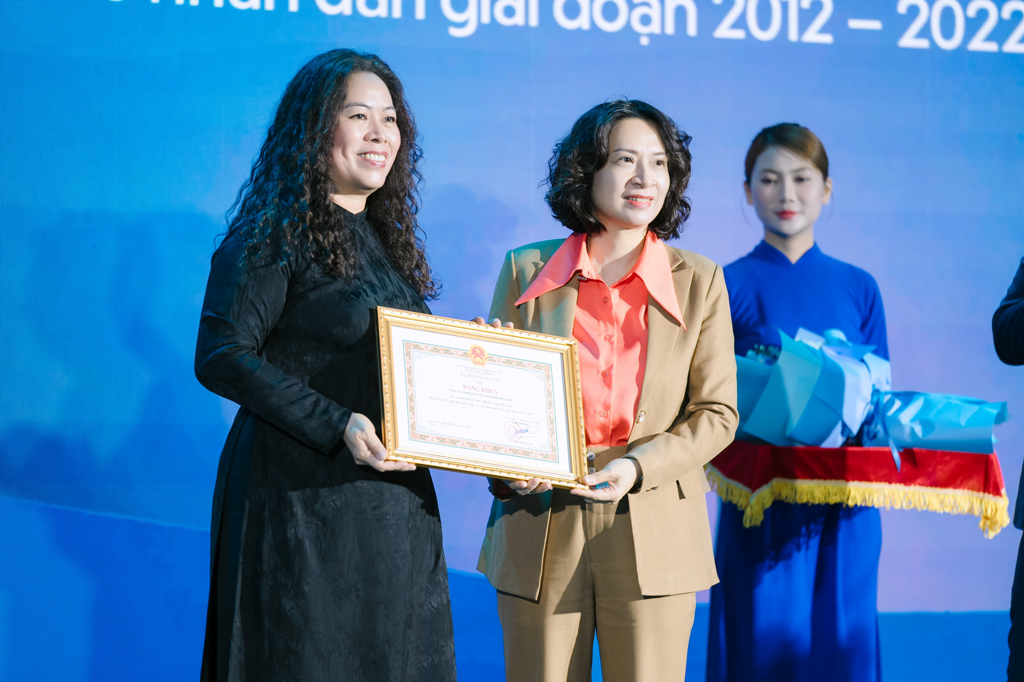 Unilever nhận Bằng khen từ Bộ Y tế - Ảnh: Unilever Việt Nam