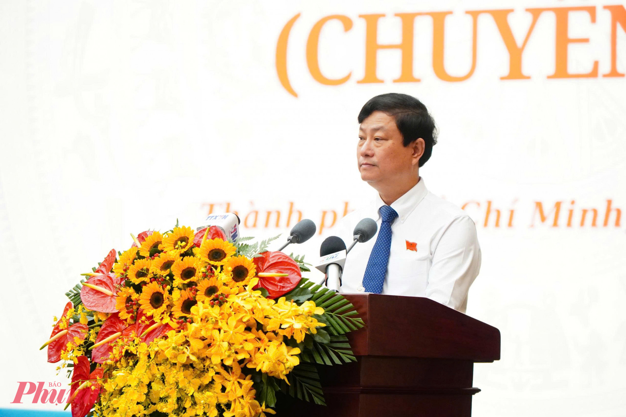 Ông Võ Văn Minh - Chủ tịch HĐND TPHCM phát biểu tại kỳ họp - Ảnh: Thanh Tâm