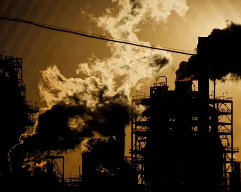 Chỉ có 100 quốc gia đệ trình kế hoạch cắt giảm khí thải nhiên liệu hóa thạch tại hội nghị COP năm nay, trong khi những kế hoạch cắt giảm được đệ trình là không đủ để giải quyết cuộc khủng hoảng khí hậu - Ảnh: Luke Sharrett.