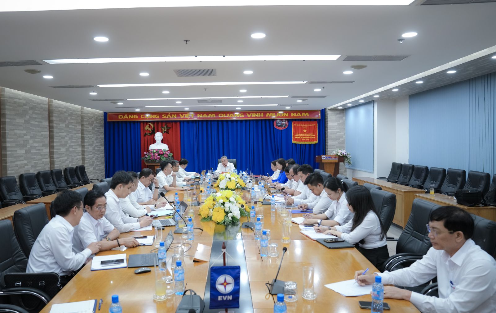 Toàn cảnh buổi làm việc - Ảnh: EVNHCMC
