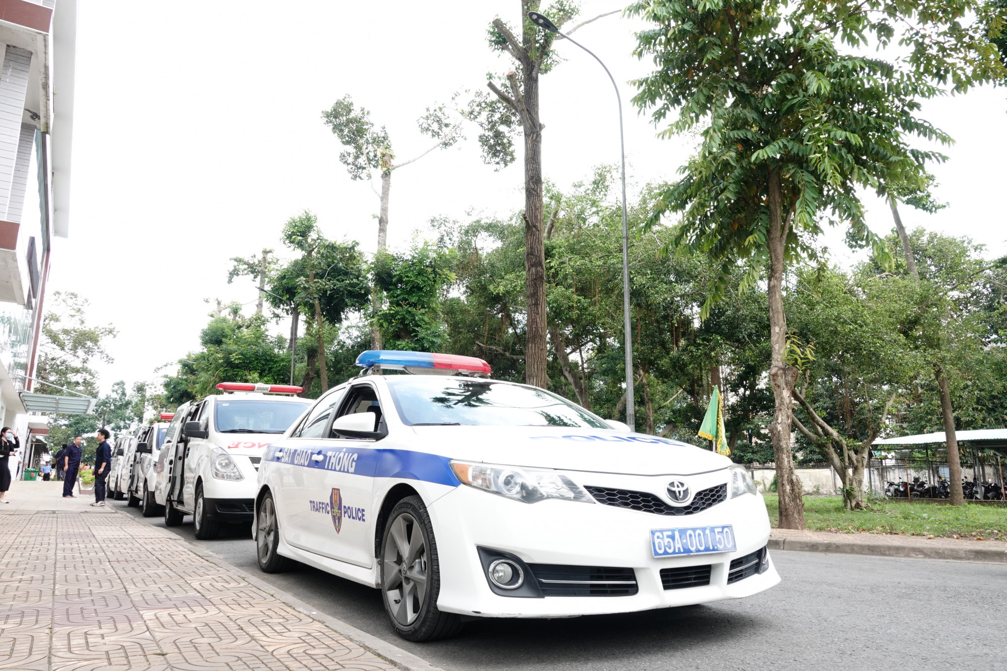 Cảnh sát giao thông TP Cần Thơ thẳng tiến đến sân bay 