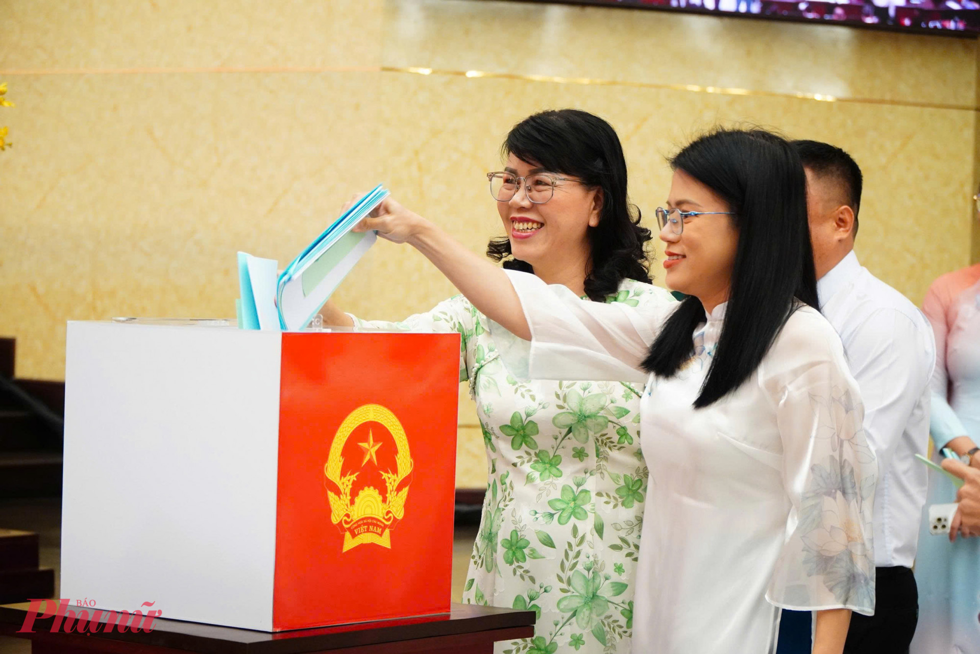 Các đại biểu dự kỳ họp HĐND TPHCM thứ 5 sáng 14/11 - Ảnh: Thanh Tâm